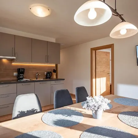 Platzer Apartment *